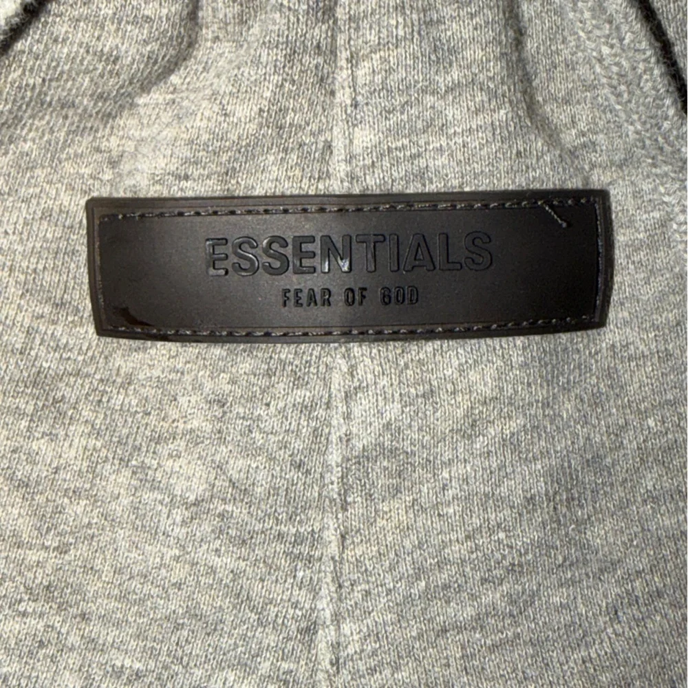 Fear of God Essentials Kids Size 4/5 Sweatshorts Heather Grey Oatmeal - Picture 3 of 8